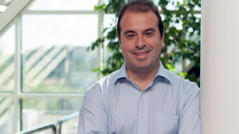 David Alonso trabaja en el desarrollo del satélite SpainSat NG II como jefe de proyecto.