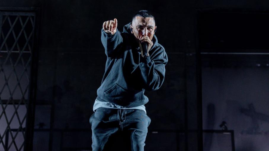 El cantante y rapero, Morad, durante su concierto en el WiZink Center, a 23 de diciembre de 2024, en Madrid