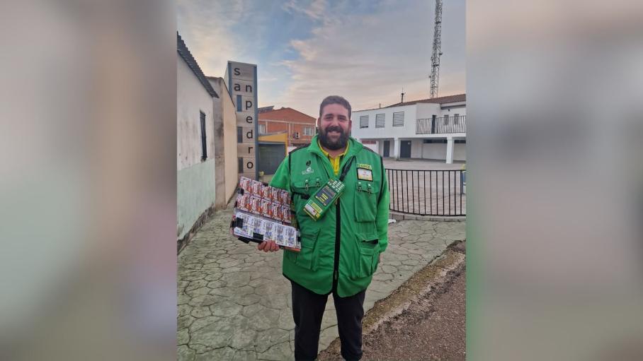 Jonatan Lozada, vendedor que ha dado el premio en Villagonzalo