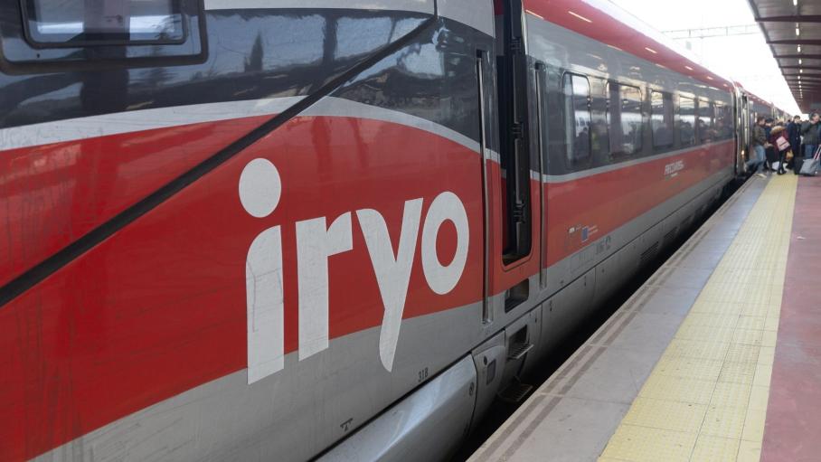 Imagen de archivo de un tren iryo