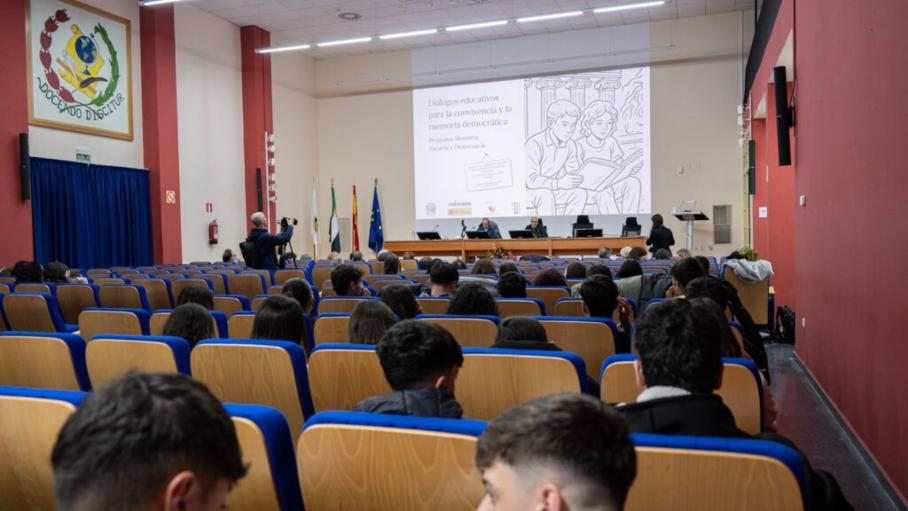 Jornadas organizadas por la Diputación de Cáceres para recuperar la memoria de las maestras rurales que ejercieron durante el franquismo en la provincia