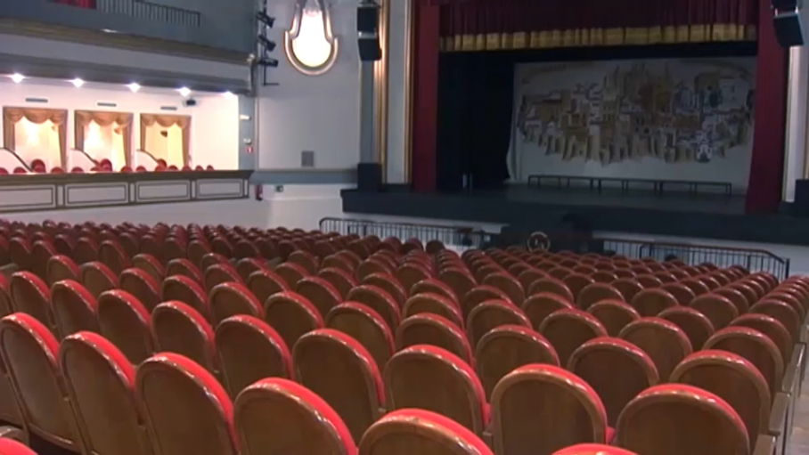El Teatro Alkázar es uno de los espacios que ofrece el Ayuntamiento a los centros educativos.