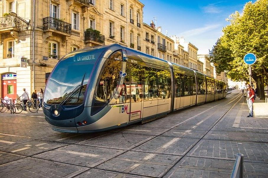 Tren tranvía en Burdeos