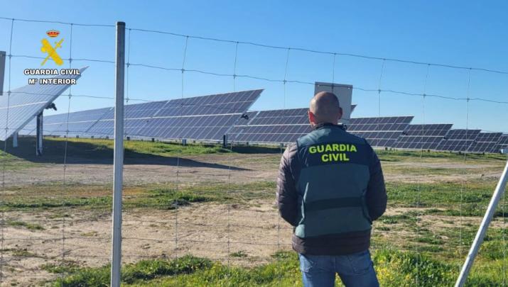 Robo en una planta solar