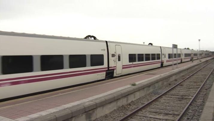 Extremadura destina 7 millones al contrato de servicio público con Renfe para el transporte de media distancia