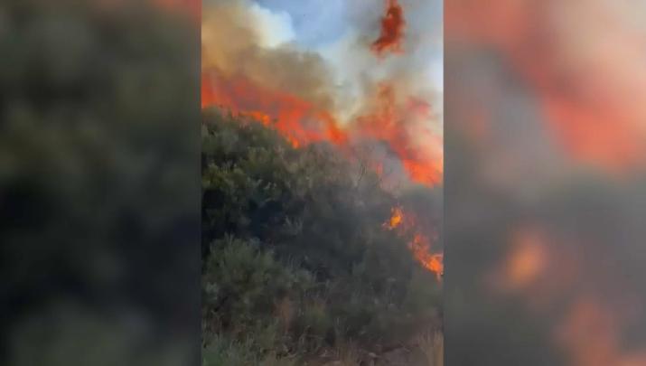 El incendio de Jarilla entra en Salamanca y se encuentra en la zona alta de Candelario