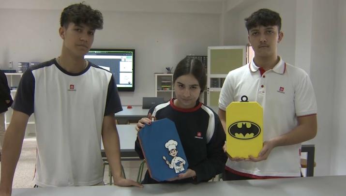 Alumnos del Colegio Salesianos de Badajoz fabrican 'ChemoBox' para niños con cáncer