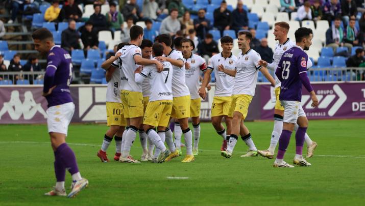 Celebración del primer gol del Mérida en Guadalajara