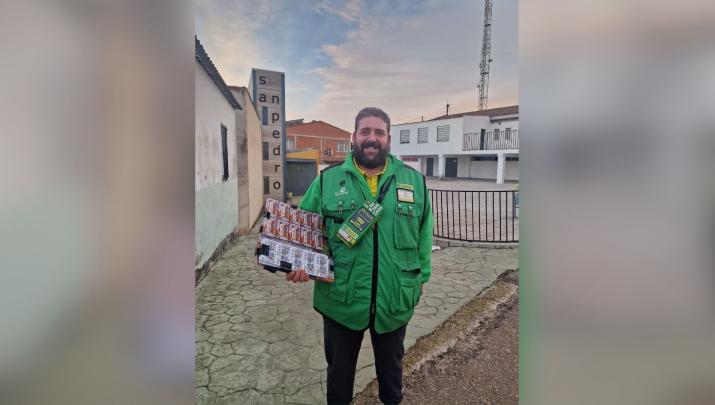 Jonatan Lozada, vendedor que ha dado el premio en Villagonzalo