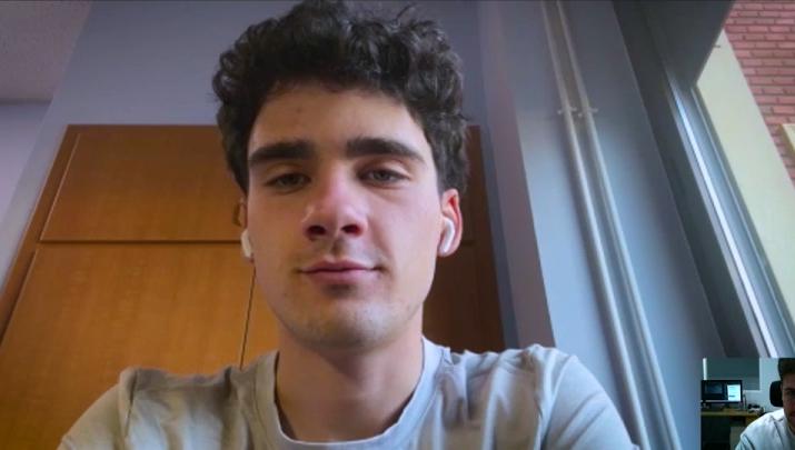 El placentino Óscar Gaitán atiende a través de videollamada a Extremadura Deportes. 