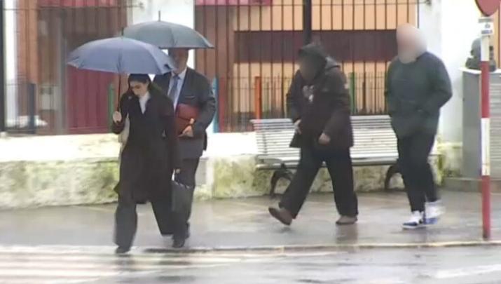 Dos vecinos de Hornachos se dirigen al puesto de la Guardia Civil de Zafra para declarar