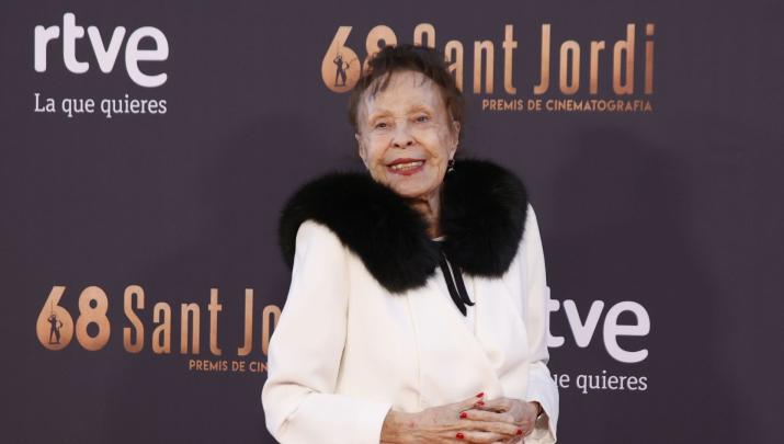 La actriz Gemma Cuervo posa durante el photocall de la 68ª edición de los premios RNE Sant Jordi de Cinematografía, a 24 de abril de 2024