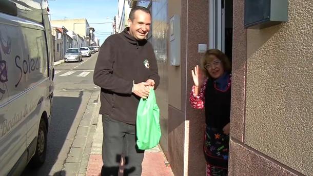 Recogida solidaria de alimentos de la Hermandad de las Lágrimas de Mérida 