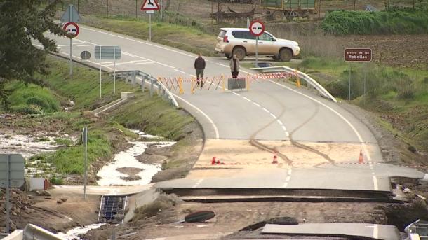 Tres carreteras provinciales en Badajoz siguen cerradas y diez ya han sido reabiertas tras reparar daños por la borrasca
