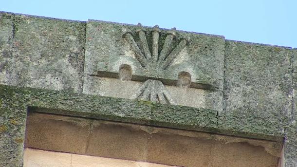 Licitada la retirada de los símbolos franquistas del edificio del antiguo "Sindicato vertical" de Cáceres