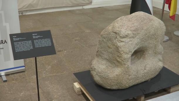 El Museo de Cáceres incorpora a su colección un verraco betón perromano recuperado del embalse de Valdecañas