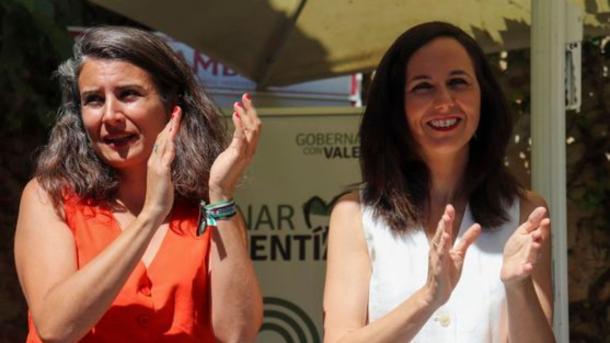 La portavoz de Unidas por Extremadura, Irene de Miguel, y la secretaria general de Podemos, Ione Belarra - Imagen de archivo.