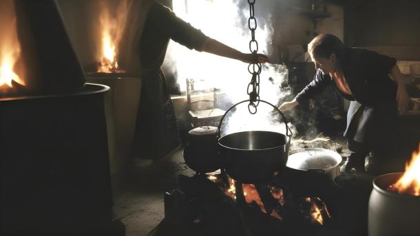 Fotografía en recuerdo de la cofrade Felisa Zamorano Martínez  extraída de la portada del "Cuadernos popular" número 43. Editado por Cofradía Extremeña de la Gastronomía. 