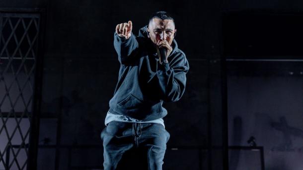 El cantante y rapero, Morad, durante su concierto en el WiZink Center, a 23 de diciembre de 2024, en Madrid