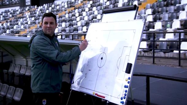 Miguel Ángel Ávila, entrenador del CD Badajoz, en el estadio Nuevo Vivero