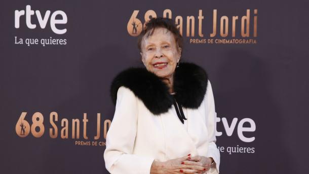 La actriz Gemma Cuervo posa durante el photocall de la 68ª edición de los premios RNE Sant Jordi de Cinematografía, a 24 de abril de 2024