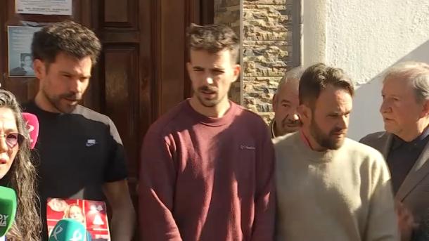 La familia de Francisca Cadenas atiende a los medios de comunicación