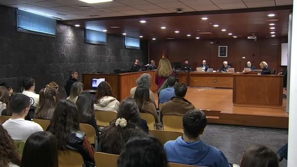 Interior de la sala de la Audiencia Provincial de Badajoz durante la primera sesión del juicio