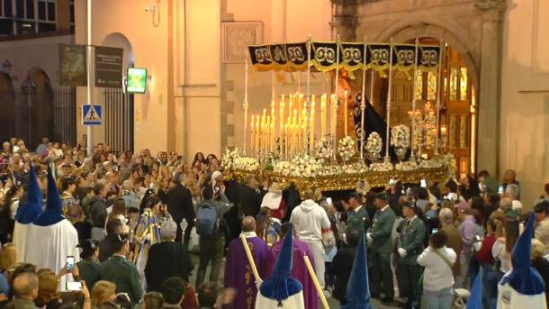 Salida de la iglesia de Santo Domingo de María Santísima de los Dolores