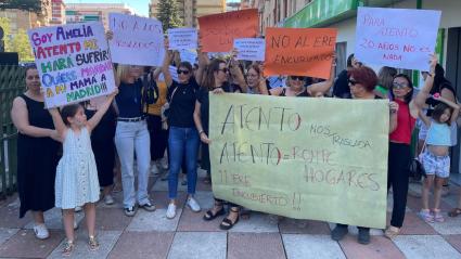 Trabajadores de Atento en Cáceres protestan contra la compañía