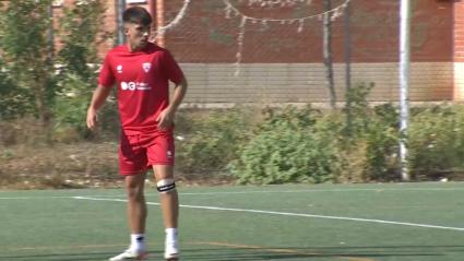 Óscar Muñoz entrenando con el Villanovense tras su lesión