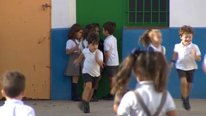 Niños en el recreo del colegio