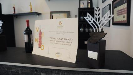 Trofeo y diploma al mejor vino extremeño