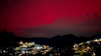 Auroras boreales sobre el cielo de Cañamero