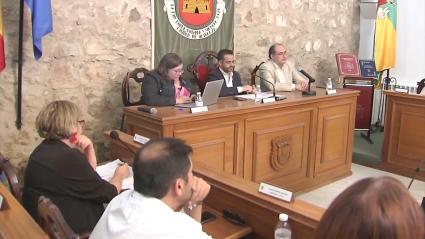 Pleno en el ayuntamiento de Olivenza