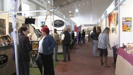 La Feria Comercial de Ribera del Fresno desafía al frío