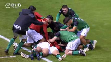 Los jugadores del Gévora celebran su gol ante el Betis