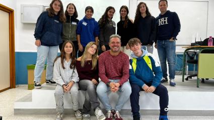  Profesor Paco Domínguez y alumnado del IES Maestro Domingo Cáceres