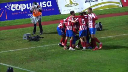 Los jugadores del Don Benito celebran su golazo ante el Andorra