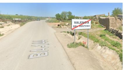 Cortada al tráfico por obras la carretera entre Valencia del Ventoso y la EX-101