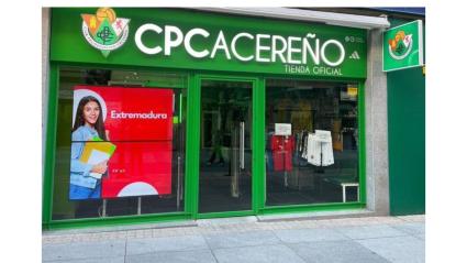 El Cacereño también venda las entradas de copa en su tienda del centro de la ciudad