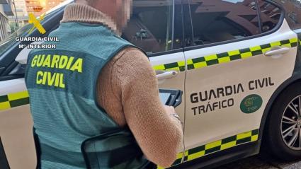 La Guardia Civil investiga a tres personas por delitos contra la seguridad vial en Extremadura