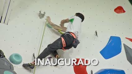 Alberto Ginés ve cumplido un sueño en Cáceres con el Rocódromo que lleva su nombre. 