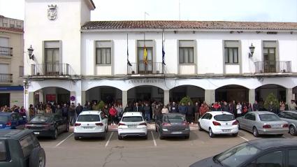 Castuera decreta tres días de luto oficial por el asesinato de la educadora en Badajoz, originaria de esta localidad