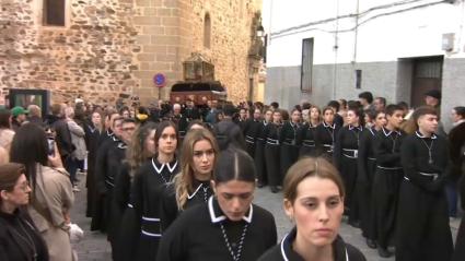 La lluvia ha condicionado los actos procesionales del Viernes Santo