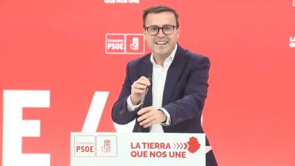 Miguel Ángel Gallardo, durante la rueda de prensa en la que anuncia que dejará la Diputación de Badajoz y dará el salto a la Asamblea de Extremadura