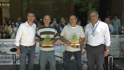 Lucio y Raúl Jiménez, dos hermanos de Riolobos, alzándose con el primer premio del concurso de albañilería