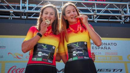 María Reyes y Natalia Fischer