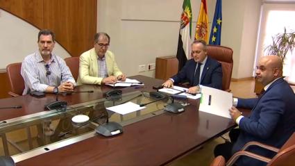 Firma del convenio entre la Junta y los Colegios de Abogados