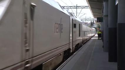 Dos trenes Alvia entre Madrid y Badajoz sufren retrasos de una y dos horas por incidencias técnicas