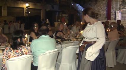 Cena benéfica en la Plaza de San Jorge